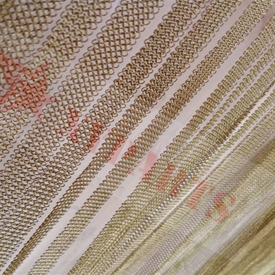 Cortina de malla metálica decorativa colgada en el techo con anillo de soldadura