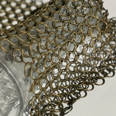 Cortina de malla metálica decorativa colgada en el techo con anillo de soldadura
