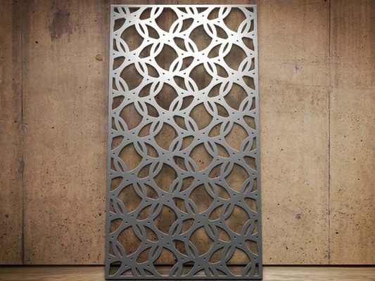 Panel de malla de aluminio cortada con láser de 1220x3050mm para valla exterior