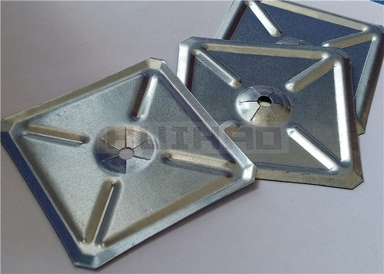 Uso de la arandela autoblocante cuadrada de 60x60 mm para sujetar los pernos de aislamiento de la soldadura de pernos