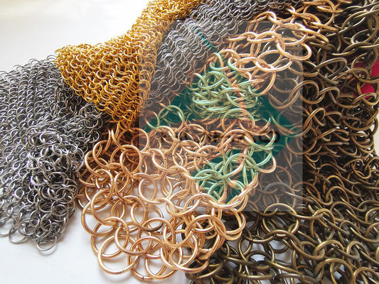 Pantalla del aislamiento de las escaleras de Ring Mesh Curtain Electroplated Colors Finished de la división del pasillo